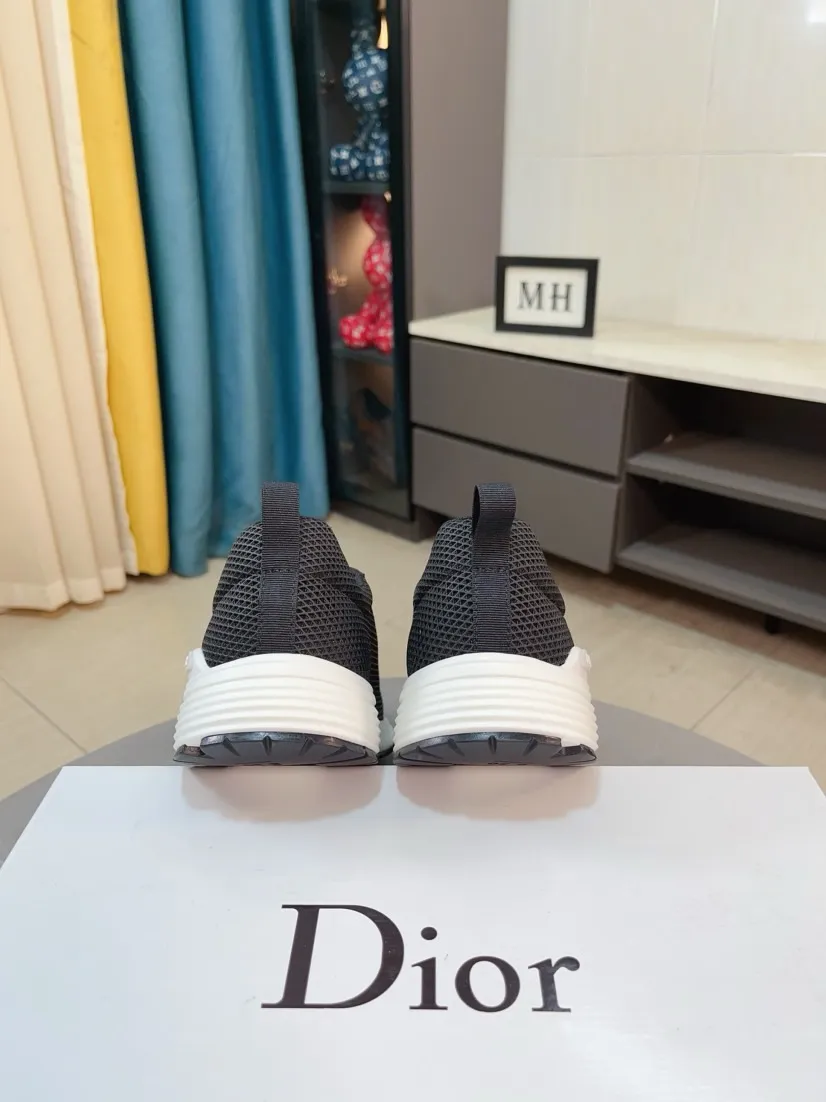 Ex-factory price 420🌹🌹【Dior】Best-selling model, world premiere on official website🔝High-end brand of men's shoes, latest series on official website: The upper is made of imported cowhide with specially designed fabrics➕Mesh breathable lining. Make walking more convenient and comfortable! Compared with the official quality, Midea’s 1:1 replica. Create a fashionable personality to set off your uniqueness! A must-have for trendy men! Classic style. Men's sizes: 38-44.